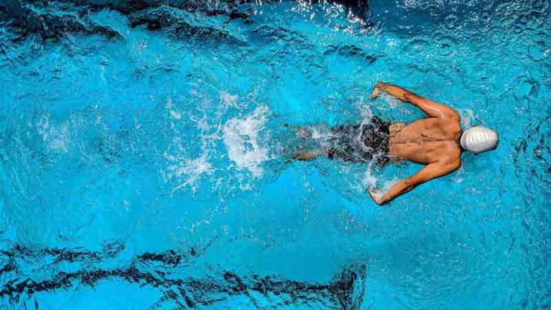 Holding specialized swimming training courses in Toronto